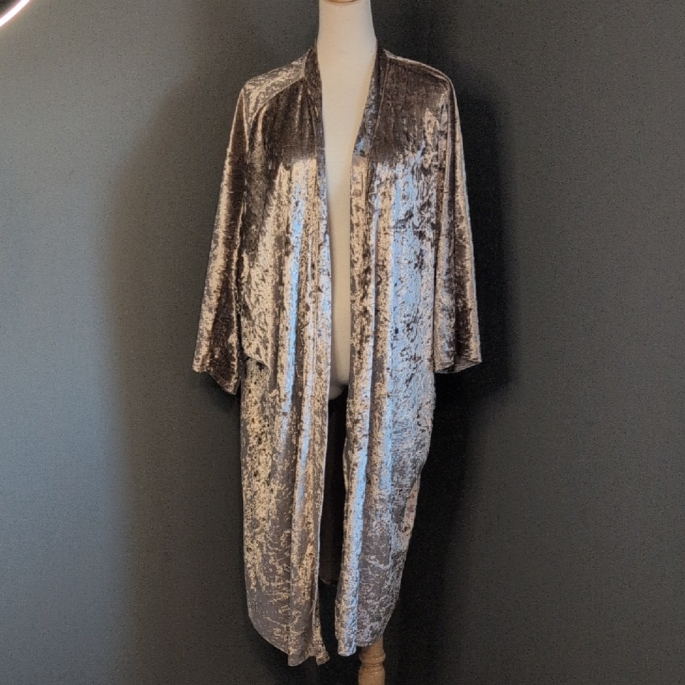 Fantastic Fawn Velvet Kimono Sold By Anthropology